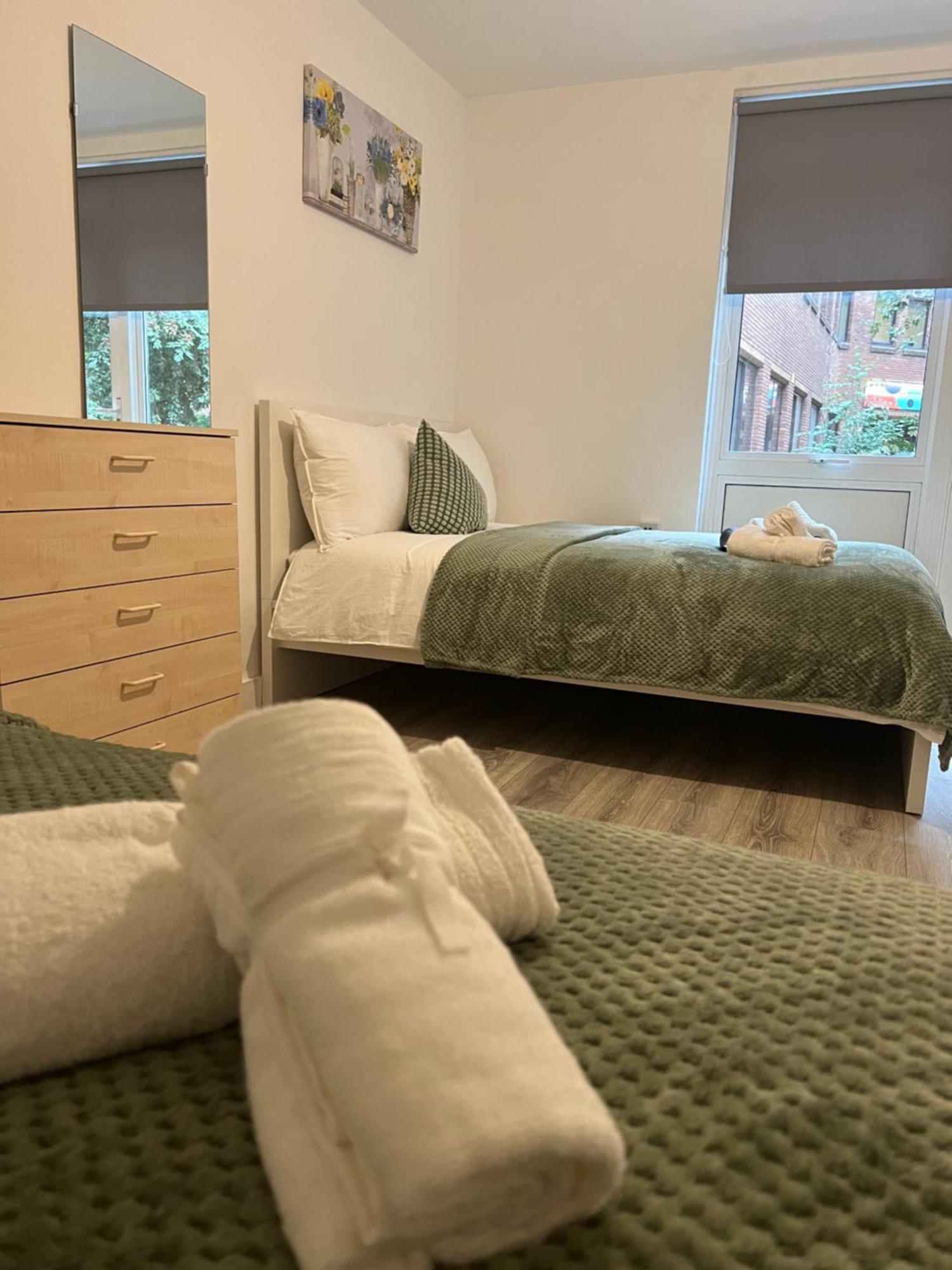 Lovely Triple And Quadruple Rooms In Euston & Square In Central London Exterior foto