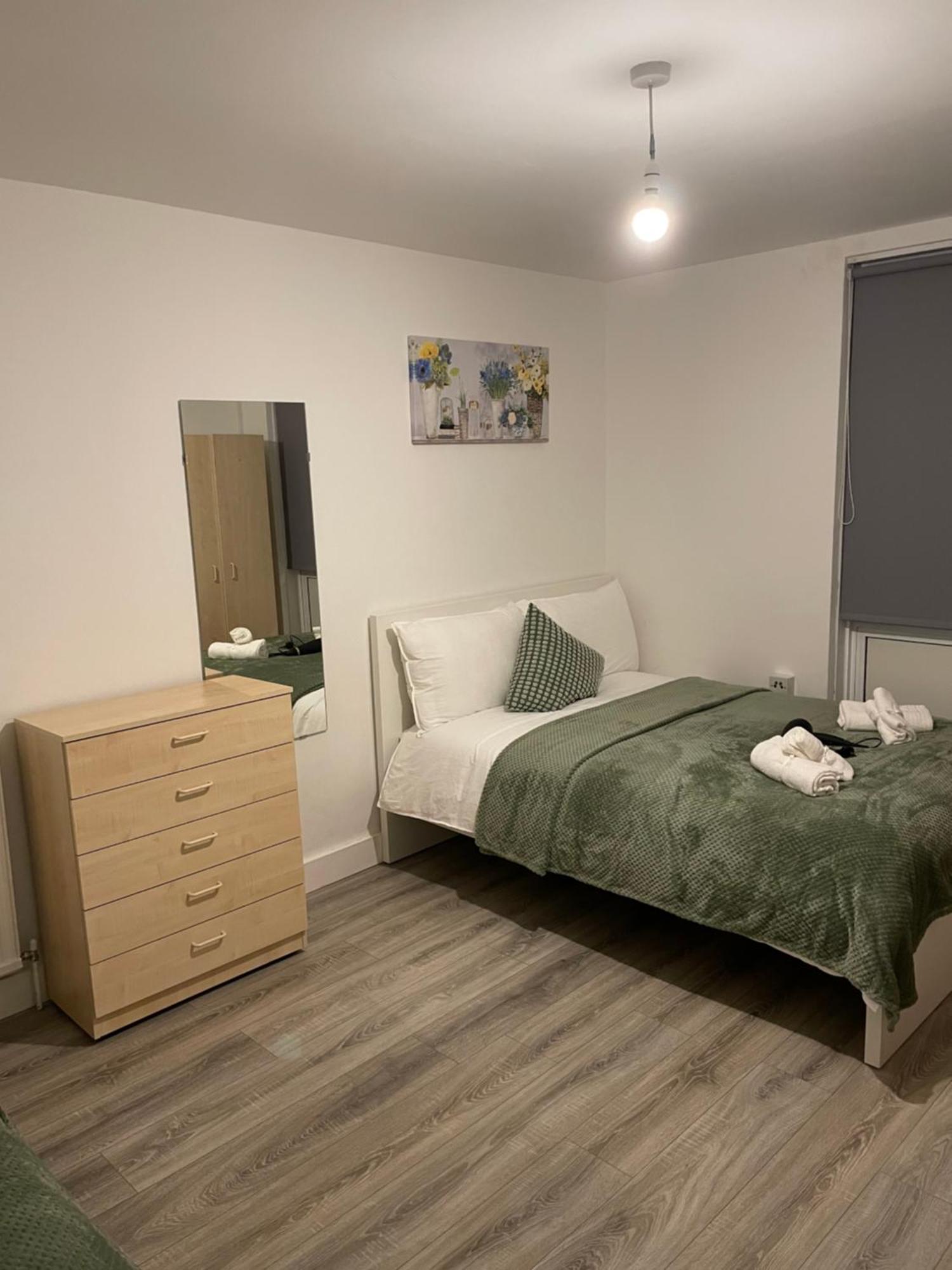 Lovely Triple And Quadruple Rooms In Euston & Square In Central London Exterior foto